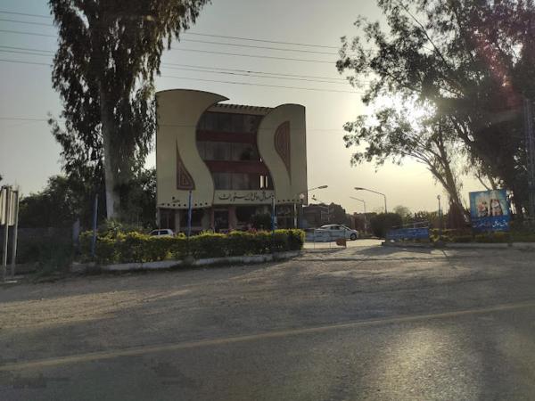 Al-Rahman Hotel, Buchen Sie  Hotels in Balochistan mit Parkplatz, Parkplätze