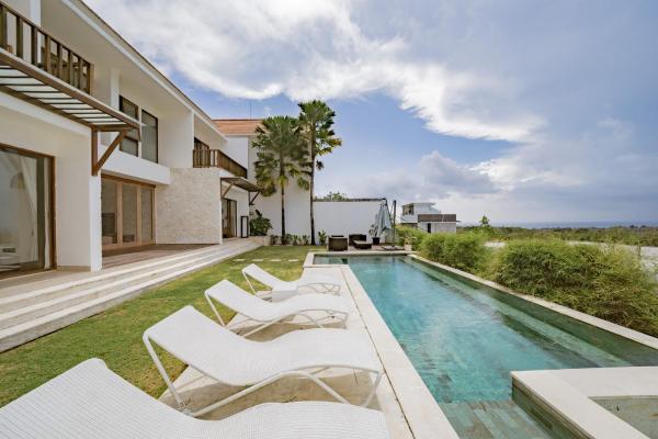 Mermaid Villa Bingin, Reserva ahora  Hoteles con piscina en Bali, Piscina