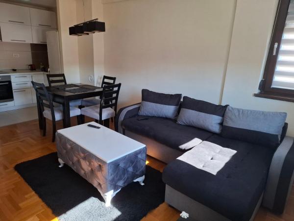Queen delux, Buchen Sie  Hotels in Zentralserbien mit Parkplatz, Parkplätze