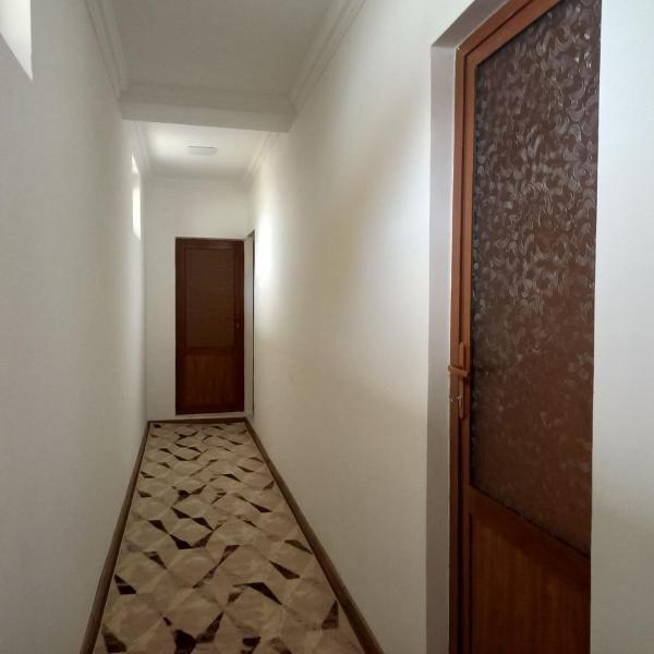 Guest House Javlonbek, Reserva ahora  Hoteles en Samarcanda con aparcamiento, Aparcamiento