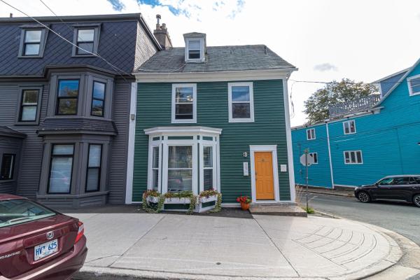The Bannerman Park Suite And Loft, Réserver  Hôtels à Terre-Neuve et Labrador avec parking, Parking