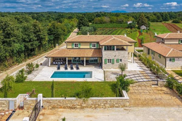 Villa Lunistra, Reserva ahora  Hoteles en Modrušani con piscina, Piscina