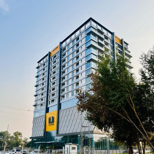 ELYSIUM TOWER Modern & Luxury Apartments Overlooking Centaurus Mall Islamabad, Buchen Sie Ferienwohnung Hotels in Islamabad mit Parkplatz, Parkplätze