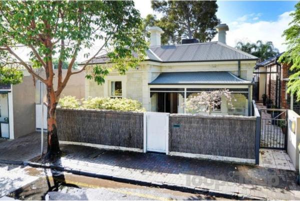 Charming Sandstone Villa in the heart of Norwood, Reserva ahora  Hoteles en Australia Meridional con aparcamiento, Aparcamiento