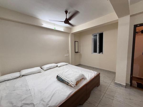 HPS Residency, Prenota Hotel Velānganni 