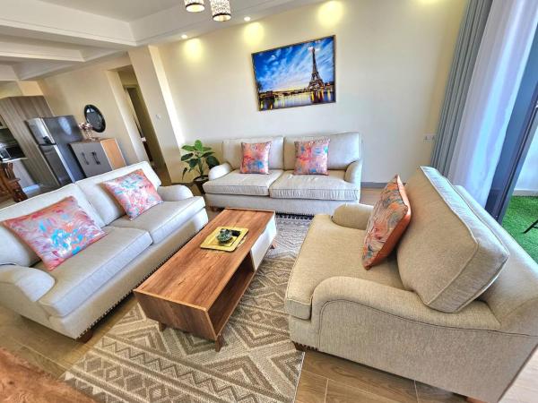 celestial suites apartment with heated swimming pool well equipped gym ample parking space children playing ground and relaxing rooftop with amazing scenic views, Buchen Sie Ferienwohnung Nairobi CBD Nairobi