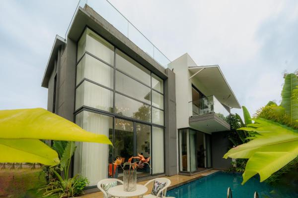 ELIVAAS Puro Sol 3-BHK Villa In a Gated Complex With Private Pool & Bathtub Near Popular Beaches, Buchen Sie  Anjuna 