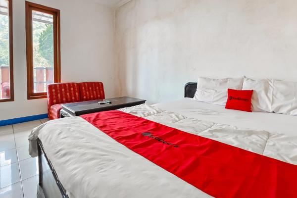 RedDoorz near Treetop Adventure Kopeng, Prenota  Kopeng Central Java