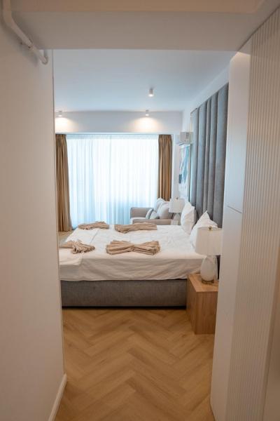 Aquamarine Sea View Studio Tomis Villa Grand Resort, Prenota  Hotel a Constanta con parcheggio, Parcheggio