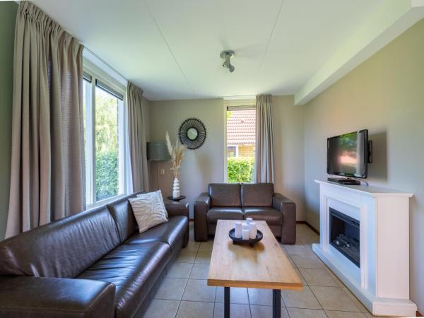 Villa in Medemblik near Waterfront, Book  Hotels in Rotterdam with a Pool, Swimming Pool
