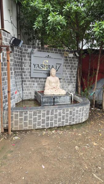 Yashraj7 Resort and Hotel, Réserver  Hôtels à Maharashtra avec piscine, Piscine