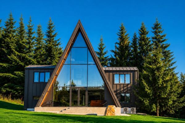Tihuta Chalet, Prenota Chalet Hotel con piscina a Transilvania, Piscina