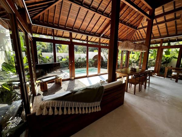 New Joglo in Uluwatu Meru Villa, Reserva ahora  Hoteles con piscina en Bali, Piscina