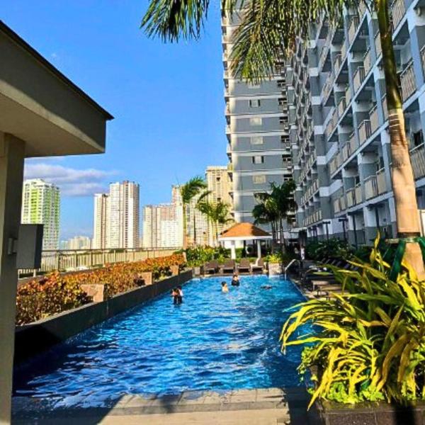 Place To Stay Near US Embassy Front Of Manila Bay, Prenota  Hotel a Luzon con parcheggio, Parcheggio