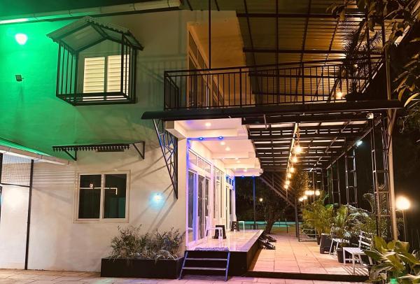 Vythiri Windsor, Prenota  Hotel a Kerala con piscina, Piscina