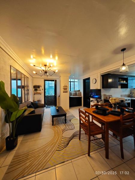 Luxhomme Baguio Guest Homestay with Balcony, Prenota  Hotel a Luzon con parcheggio, Parcheggio