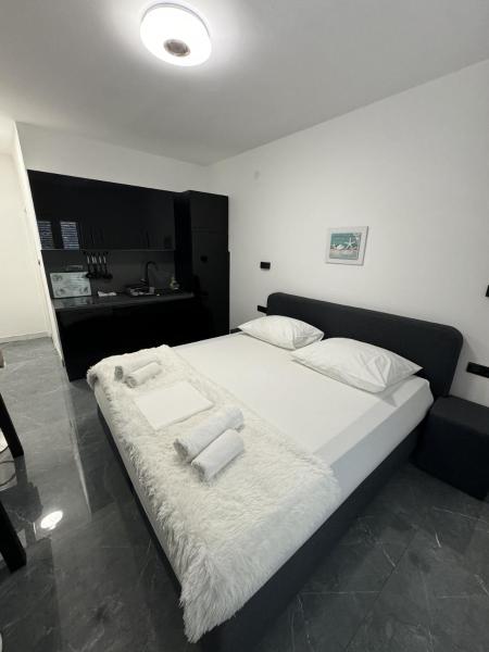 Borak Apartmani, Prenota  Sutivan 