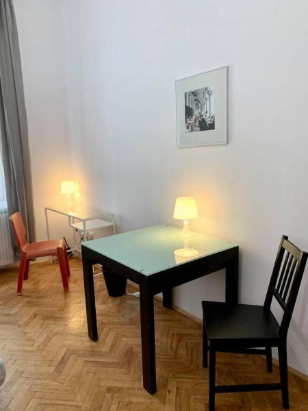 Enios Rooms ul Jana kochanowskiego 26, Buchen Sie  Krakau Kleinpolen