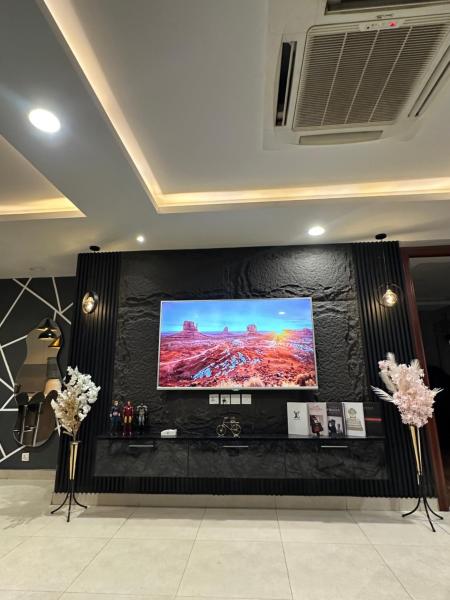 Luxurious 2bed apartment in Goldcrest mall with Balcony, Buchen Sie Ferienwohnung Lahore Pakistan