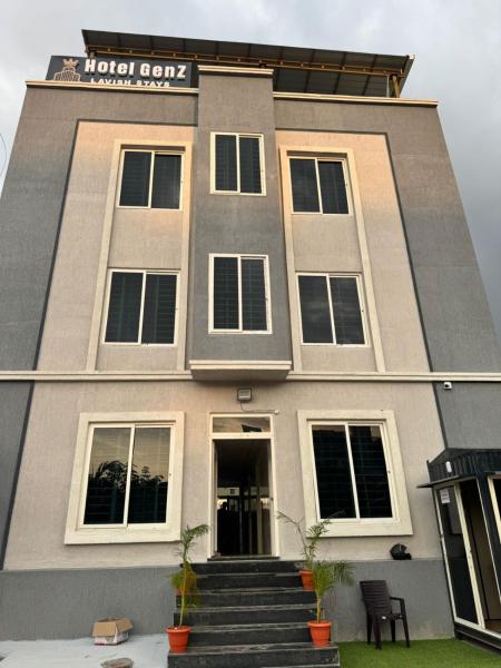 Sri Laveeza Hotels, Réserver  Hôtels à Telangana avec parking, Parking