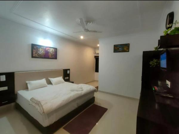 Hotel Arabiann night, Prenota  Khajurāho 