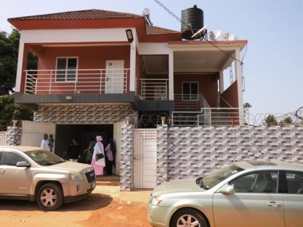Kfam04 Apts, Prenota  Sukuta 