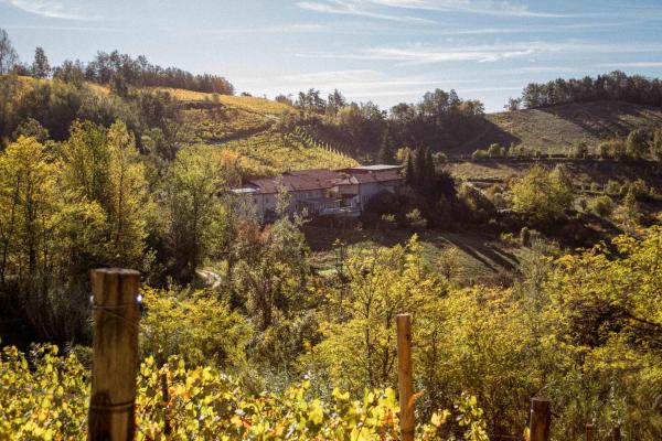 Borgo Isolabella - Wine & Vermouth Resort, Buchen Sie  Loazzolo Piemont