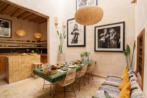 Riad Ait Atta, Buchen Sie  Hotels in Marrakech-Safi mit Parkplatz, Parkplätze
