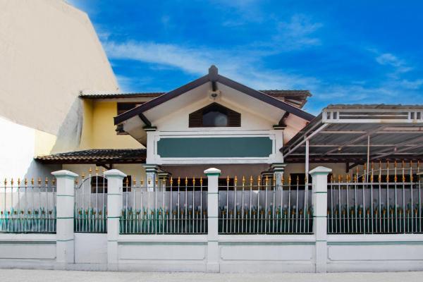 Hotel O Homestay Ka Villa Syariah, Buchen Sie  Hotels in Central Java mit Parkplatz, Parkplätze