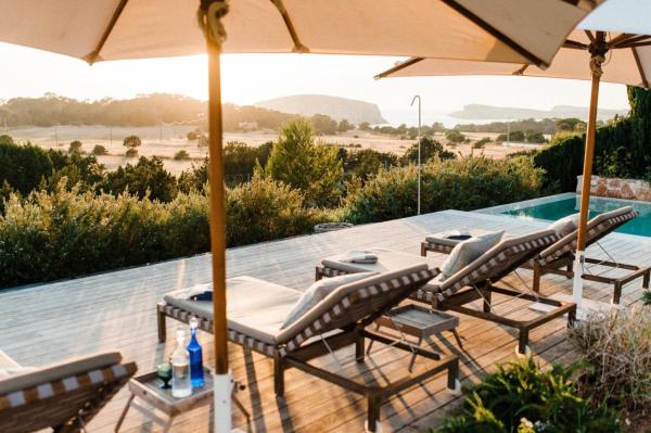 Tranquil Oasis: 5 Bedroom Villa in Ibiza City,1002, Prenota  Cala Comte Ibiza