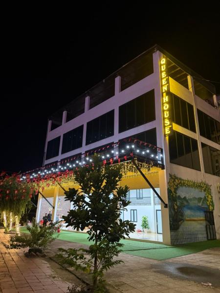 Queen House, Prenota  Hoàng Ngà 