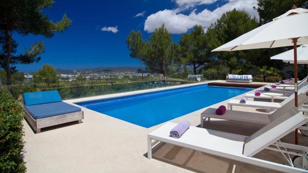Spectacular 6 Bedroom Villa in San Jose 1062, Prenota  Hotel a Ibiza con parcheggio, Parcheggio