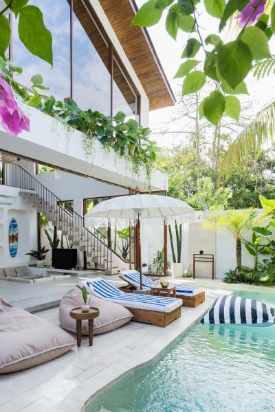 Villa Utopia Uluwatu, Reserva ahora  Hoteles con piscina en Bali, Piscina