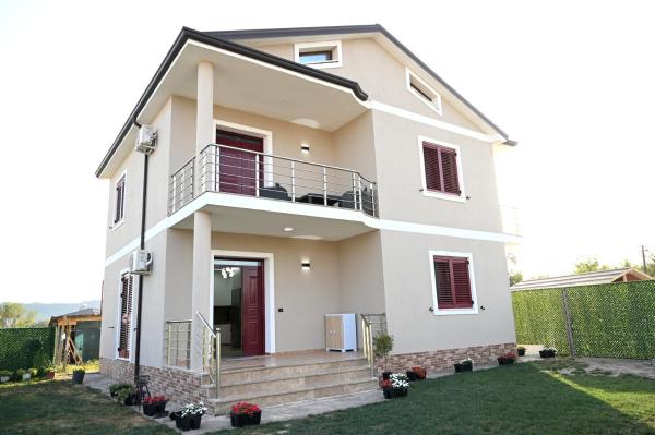 Fly Rooms, Réserver  Krujë Durres County