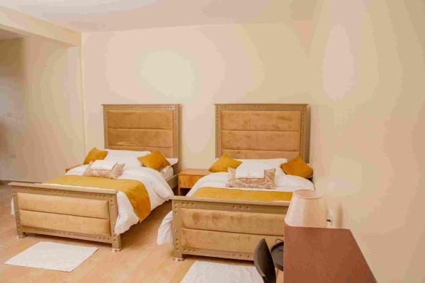 Pekasa Palace Hotel, Prenota  Fort Portal Western Uganda