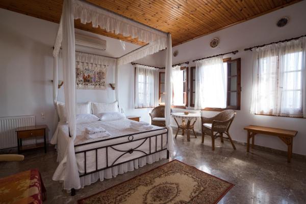 Traditional Mansion Kliaris, Book  Ayía Kiriakí Thessalia