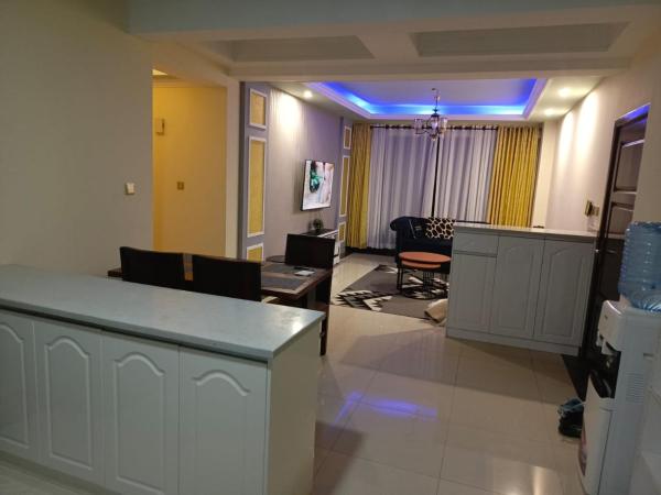 elegantly and beautifully furnished three bedroom apartment with swimming pool children playing ground area and amazing scenic views, Buchen Sie Ferienwohnung Nairobi CBD Nairobi