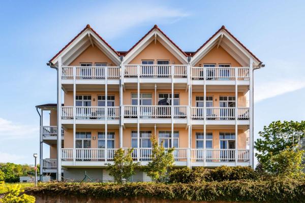 Villa Bergfrieden Ferienwohnung Nr 7 mit Schwimmbad und Saunanutzung im AHOI-Erlebnisbad Sellin, Réserver  Hôtels à Rügen avec piscine, Piscine