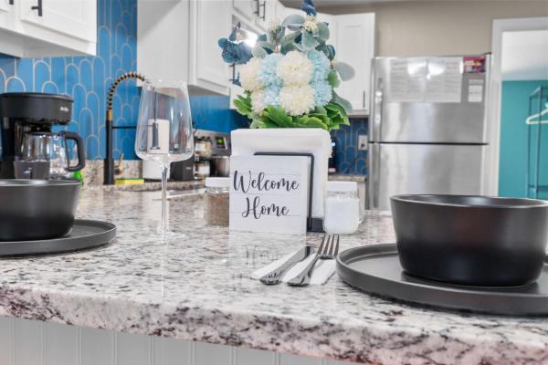 Stylish, 5 Queen Beds, 21mi To Mohegan, Reserva ahora  Norwich Connecticut