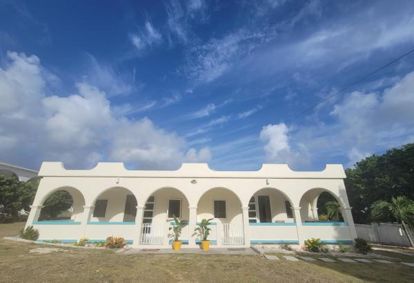 Sunny Bluu Villas, Buchen Sie  Meads Bay Anguilla