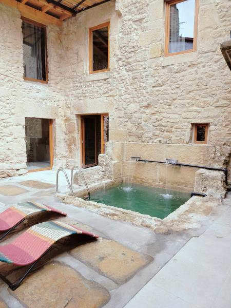 Patio y Calados Rioja Suites, Prenota  Cenicero La Rioja