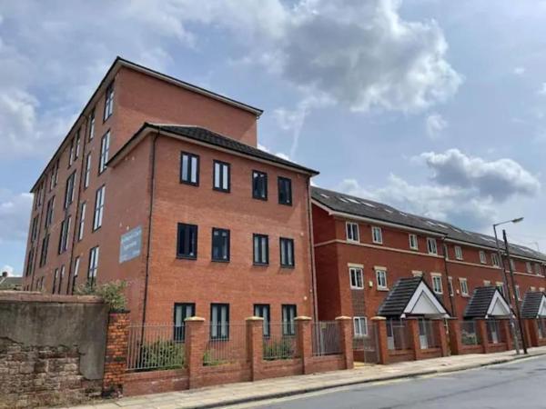 Convenient 8 Bedroom Apartment in Liverpool, Buchen Sie Ferienwohnung Hotels in Liverpool mit Parkplatz, Parkplätze