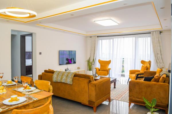 executive three bedroom apartment with dsq , Gym, children play area, rooftop football pitch, coffee house, restaurant, garden and amazing scenic views in kileleshwa, Buchen Sie Ferienwohnung Hotels mit Pool in Nairobi, Schwimmbad