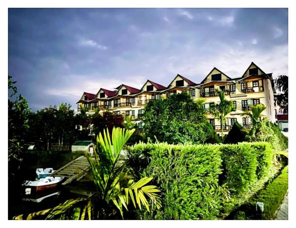 Hotel Dream With Swimming Pool Facility In Lataguri, Reserva ahora  Hoteles con piscina en Bengala Occidental, Piscina