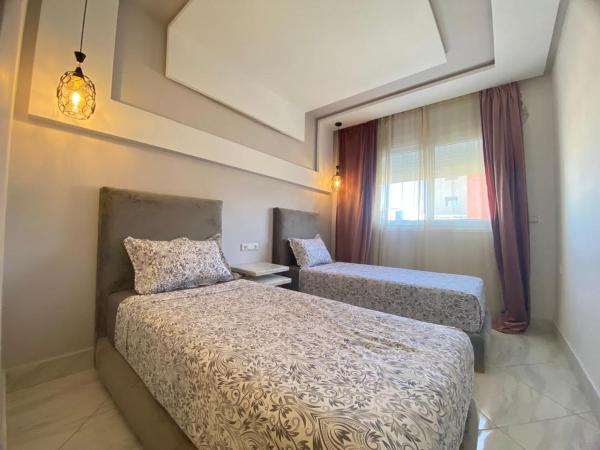 Modern luxury and Equipped Central Suite, Prenota  Martil 