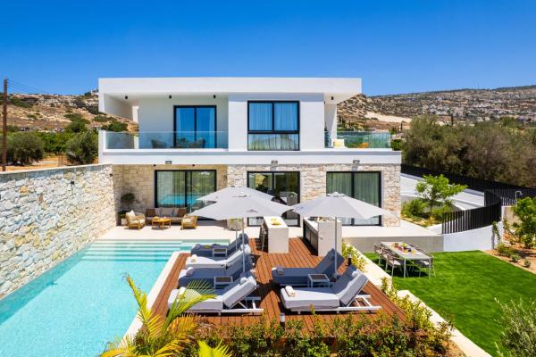 NEW - Cocoon Olea Luxury Villa by Nomads, Buchen Sie  Hotels mit Pool in Peyia, Schwimmbad