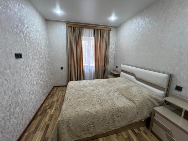 Apartment Lizi, Buchen Sie Ferienwohnung Itʼkhvisi Imereti