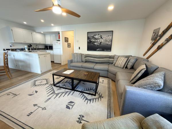 Fireside Condo at the Village - Remodeled, Prenota  Hotel a Mammoth con piscina, Piscina