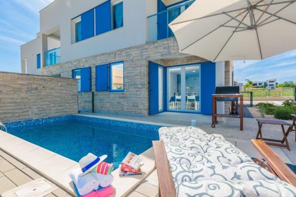 Villa Miri Cherry, Prenota  Privlaka Regione di Zara