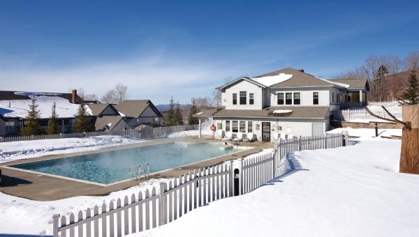 Wyndham Smugglers Notch 3BR Apartment with Resort Access, Buchen Sie Ferienwohnung Hotels mit Pool in New England, Schwimmbad